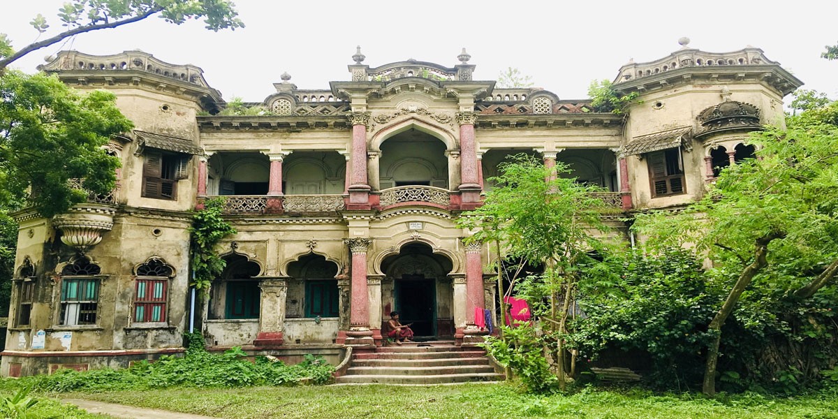 Lokkhon Shahar Jomidar Bari